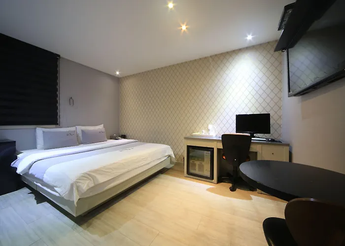 H-avenue Seomyeon Station Hotel