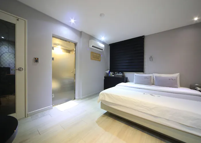 H-avenue Seomyeon Station Hotel 2*