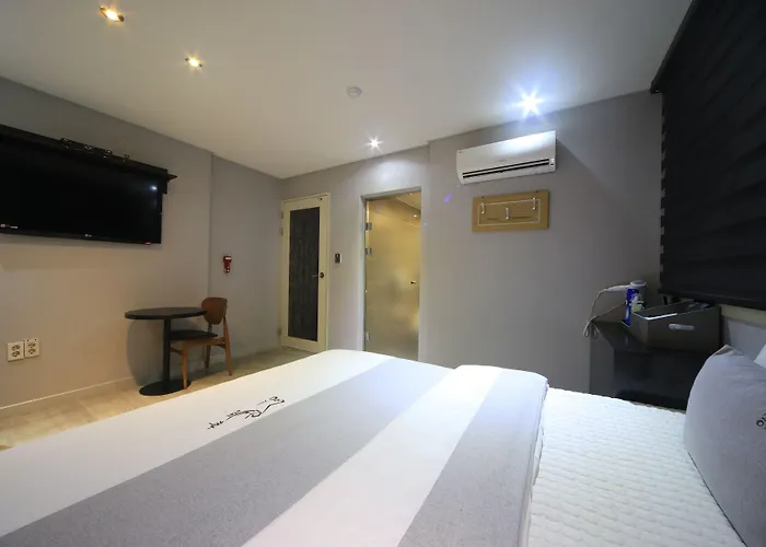 H-avenue Seomyeon Station Hotel