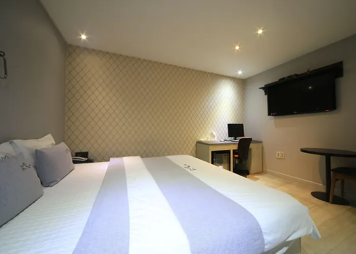 Hotel H-avenue Seomyeon Station 2*