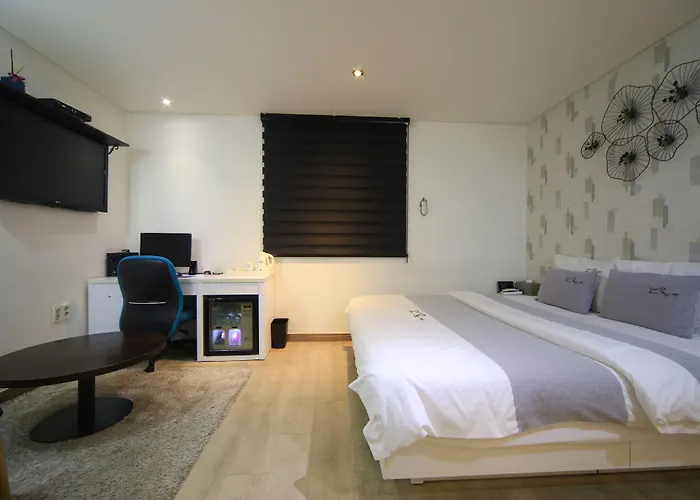 H-avenue Seomyeon Station Hotel