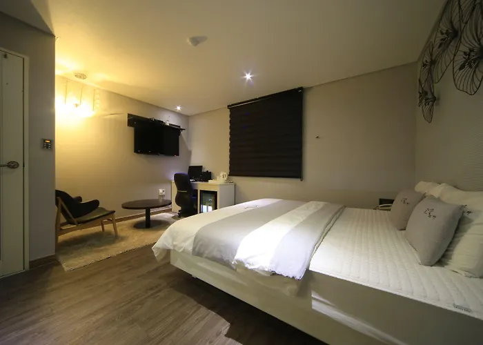 Hotel H-avenue Seomyeon Station